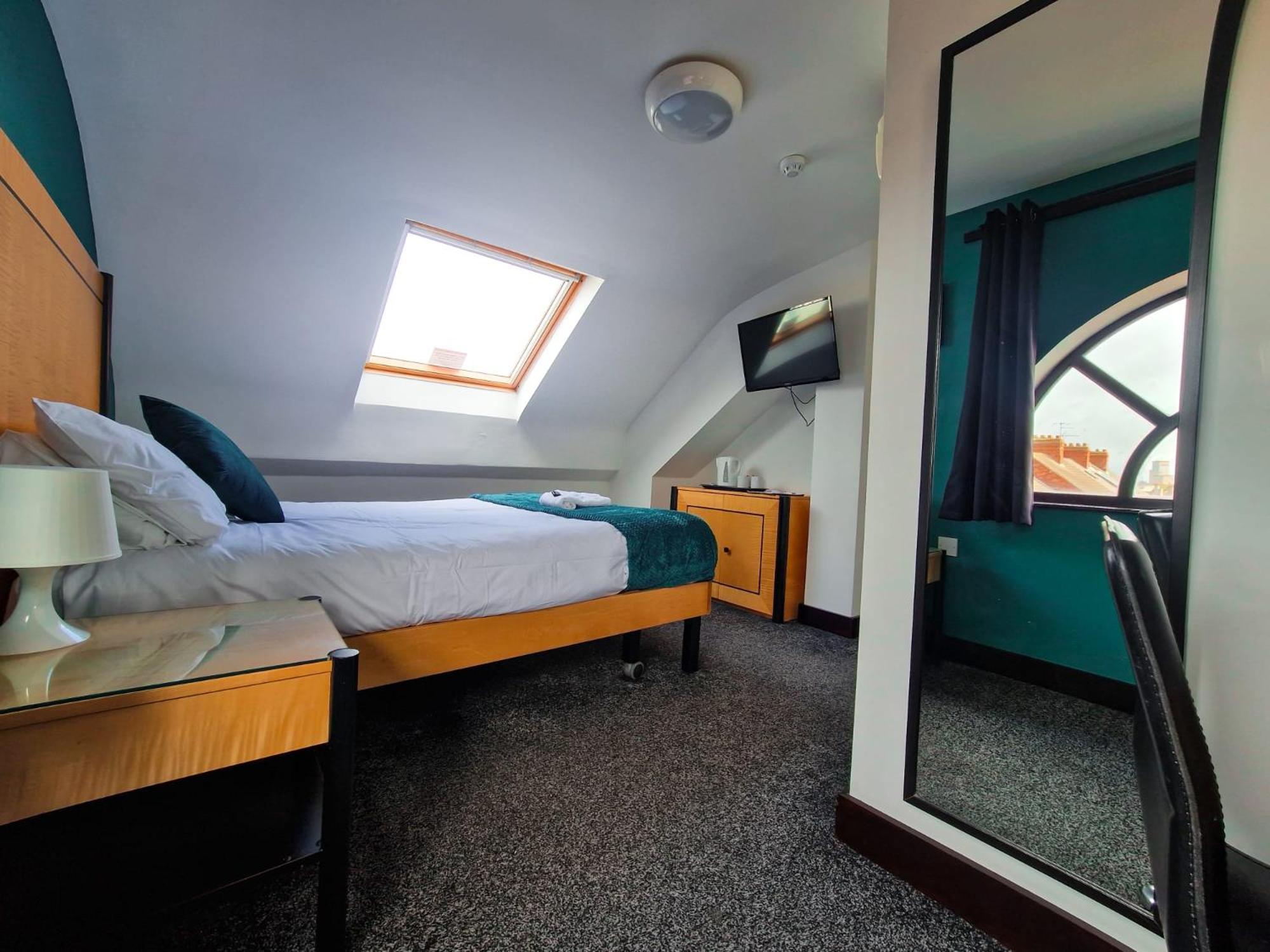 Cornmill Hotel Кингстън ъпон Хъл Екстериор снимка