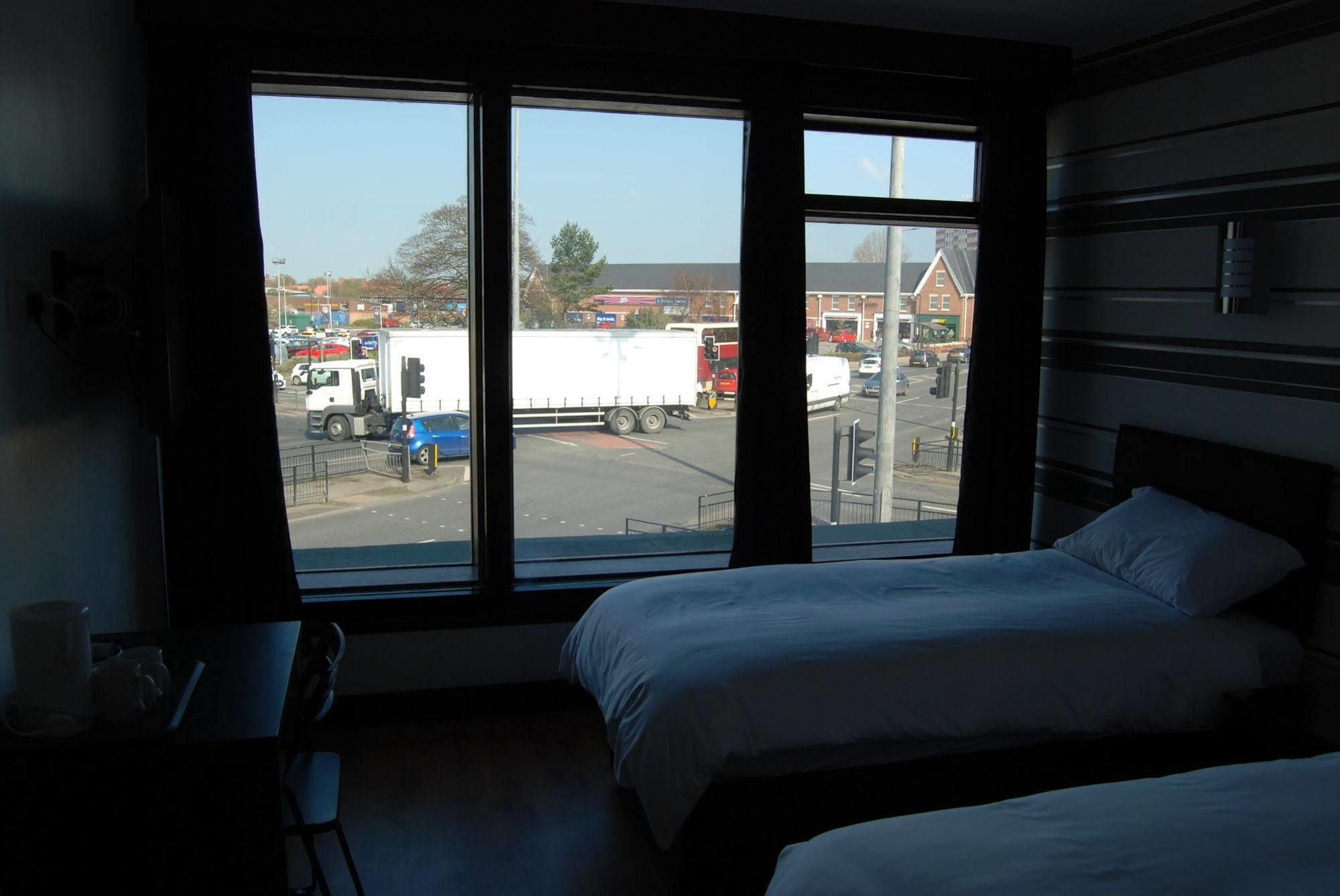 Cornmill Hotel Кингстън ъпон Хъл Екстериор снимка
